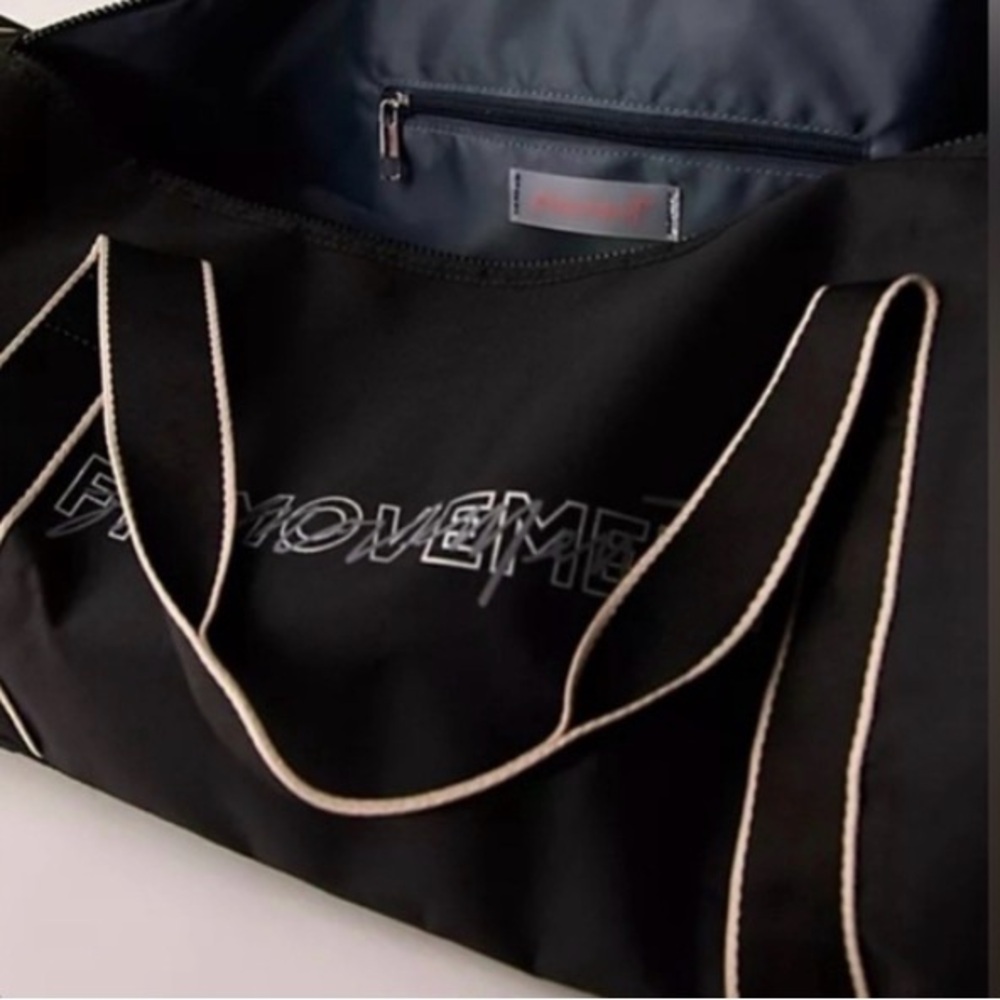 ‼️SOLD‼️ FREE PEOPLE Free People Movement Good Sport Duffle Bag - Picture 4 of 5